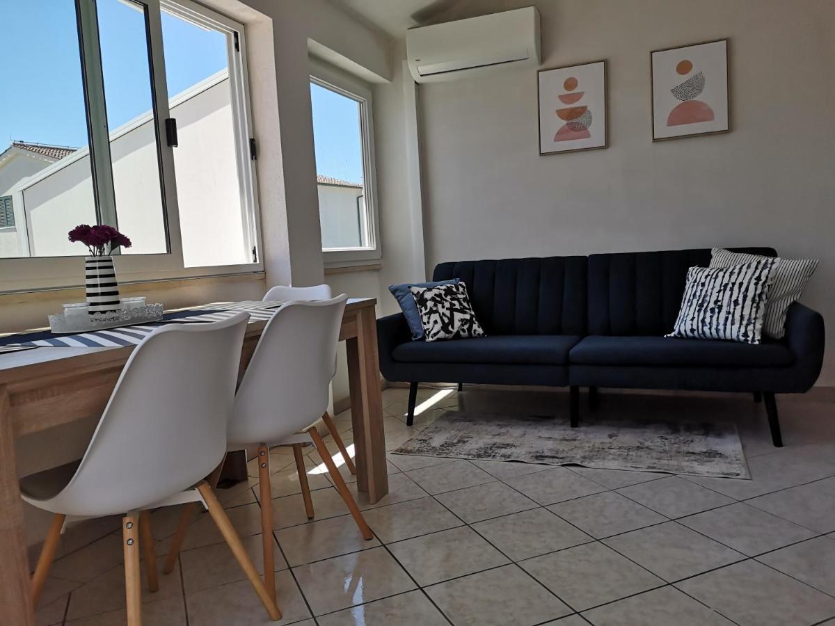 Apartmani Ljuba Rogoznica  Buitenkant foto